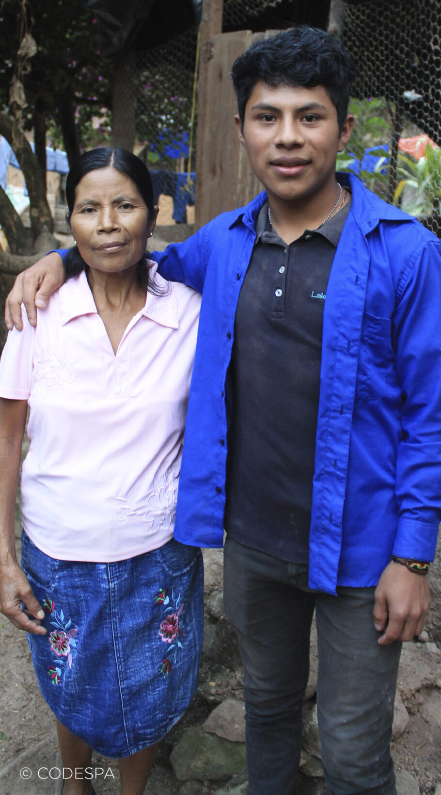 chico y su madre guatemala