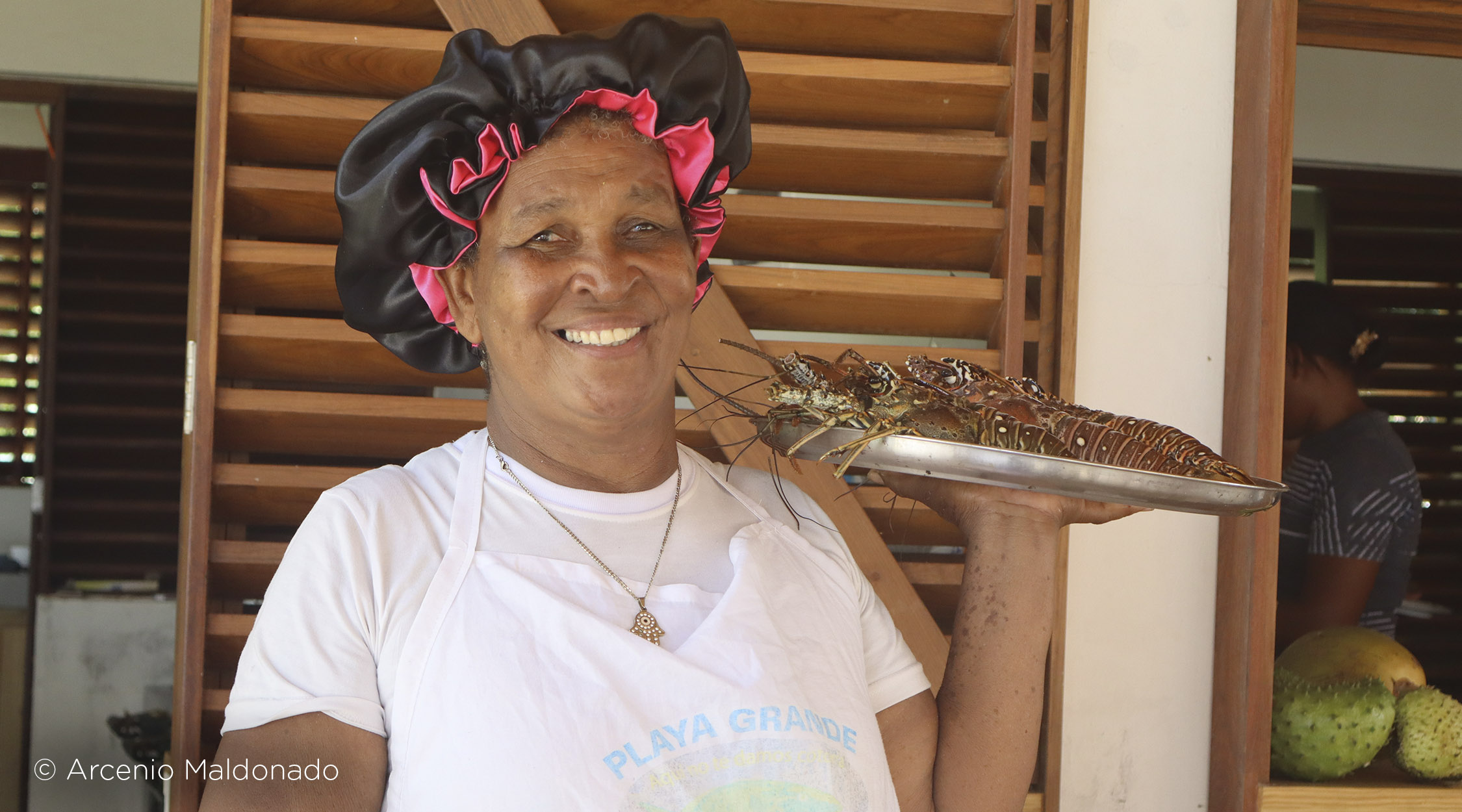 mujer langosta dominicana