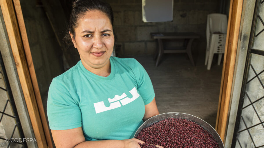 mujer nicaraguense